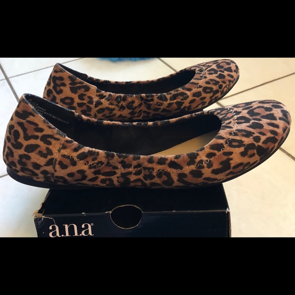 Leopard print flats